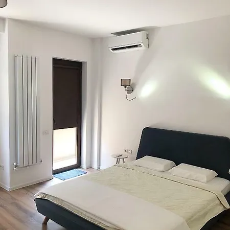 Luxury * Boekarest